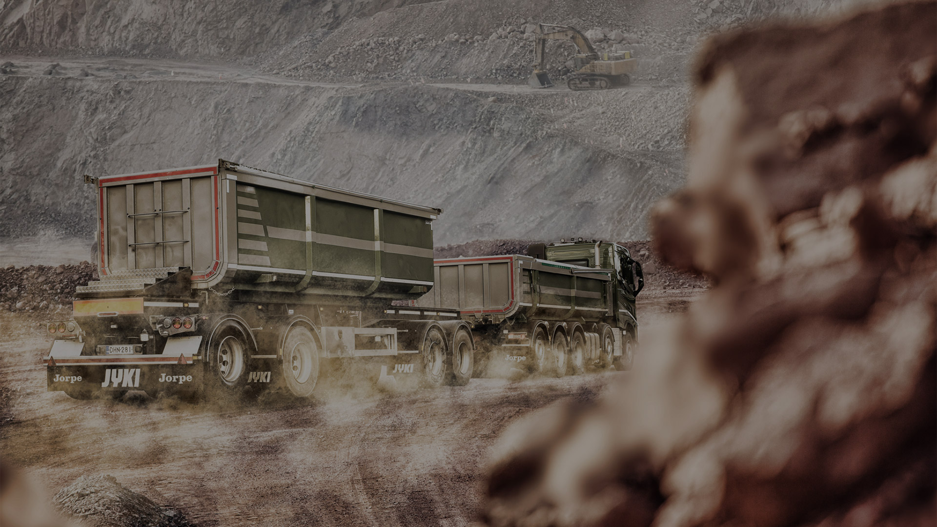 Truckso-kuorma-autot työmaalla